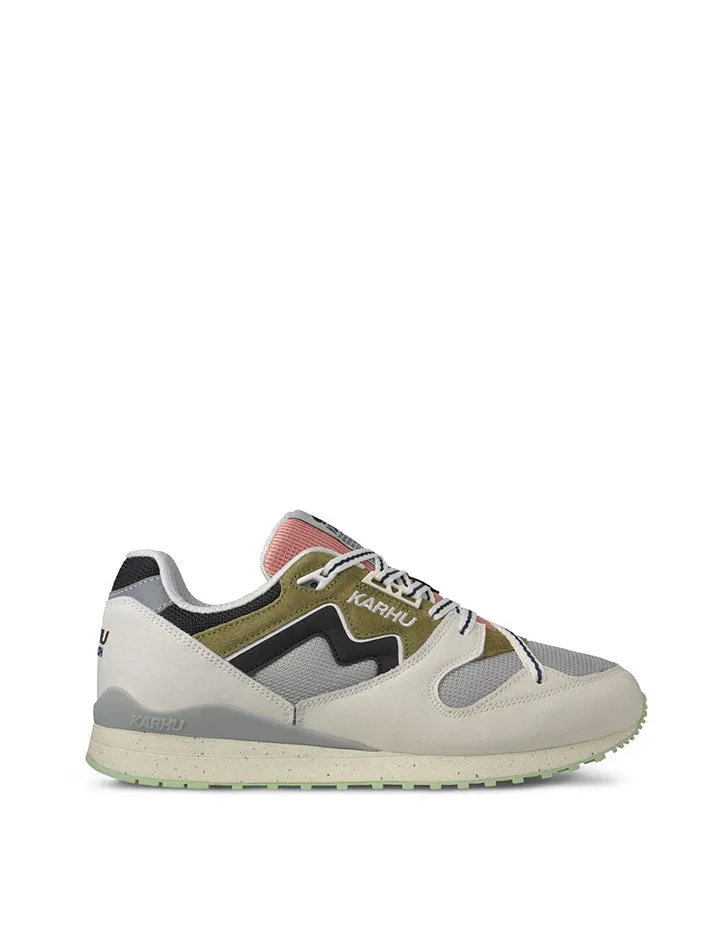 Karhu Synchron Classic Trainers - Lily White and Green Moss