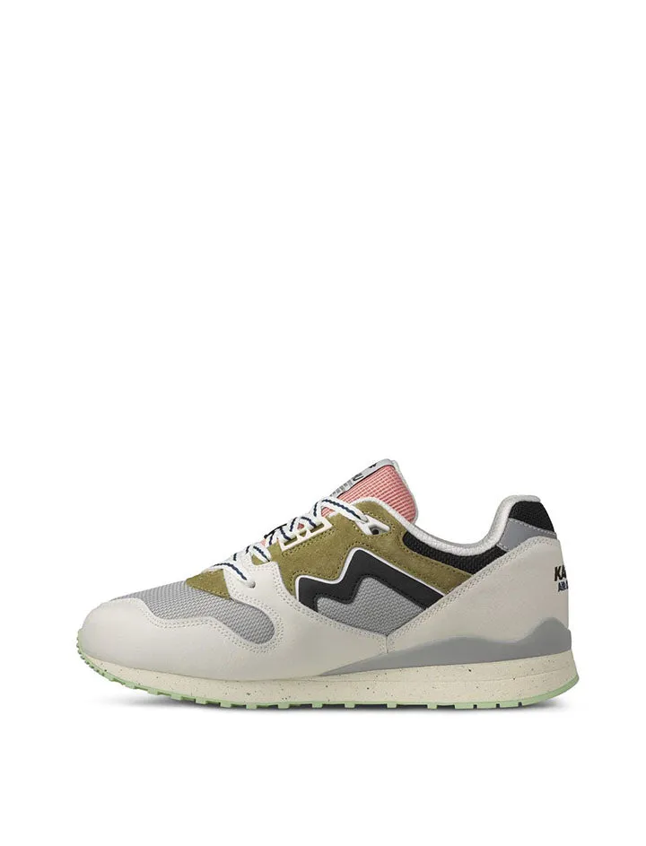 Karhu Synchron Classic Trainers - Lily White and Green Moss