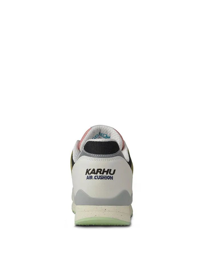 Karhu Synchron Classic Trainers - Lily White and Green Moss