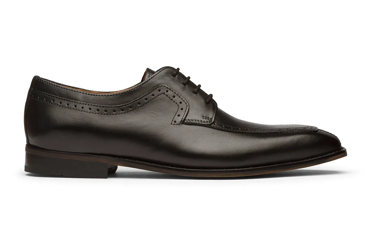 Wingtip shoes for men