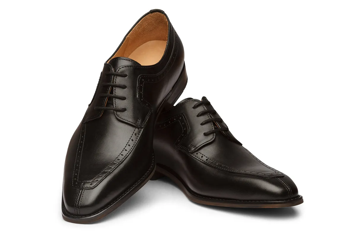 Wingtip shoes for men