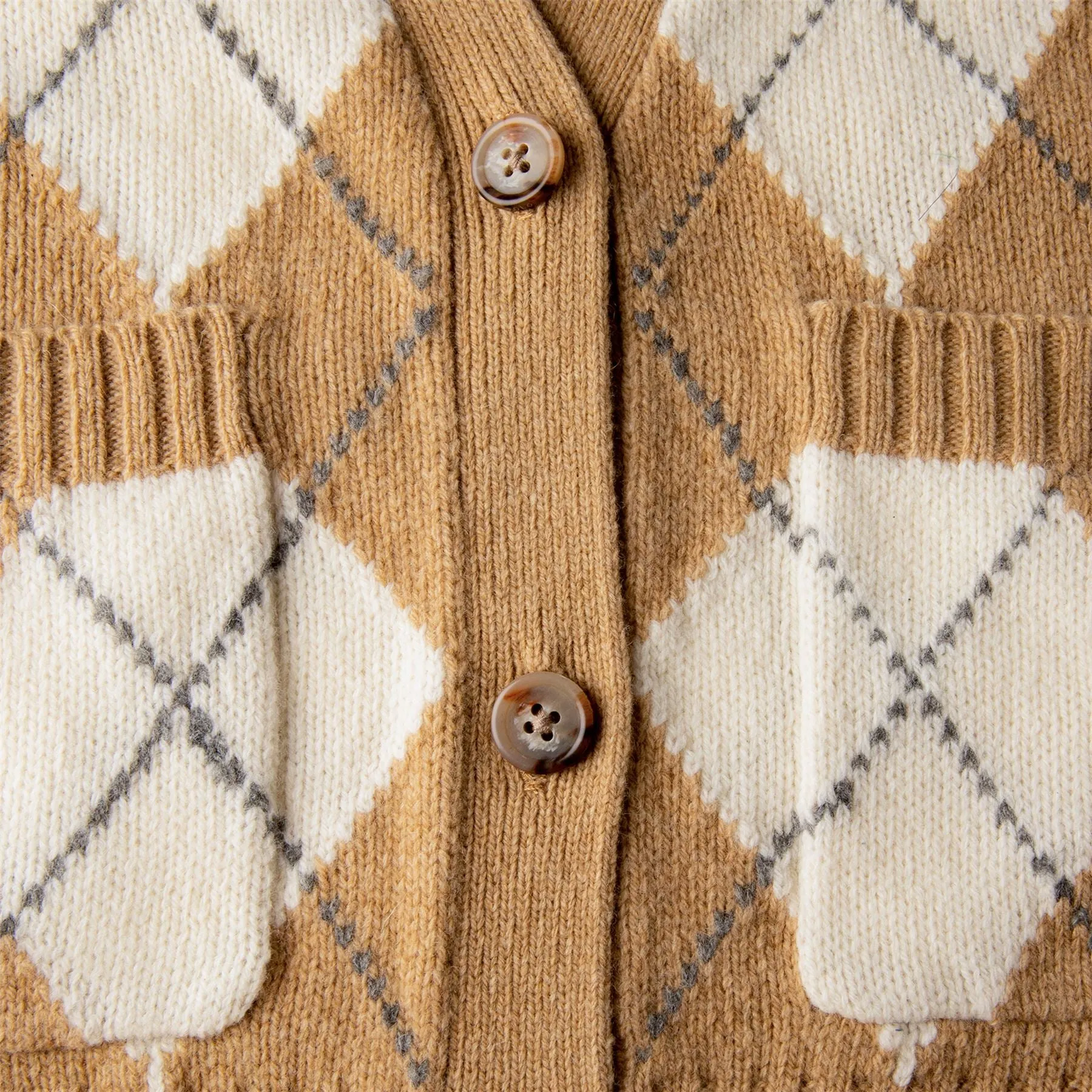 Women's Argyle Wool V-Neck Cardigan in Camel Multi - 2024